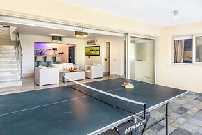 Harmonia Beach Villa