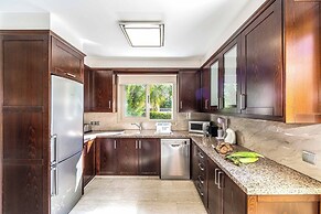 Harmonia Beach Villa