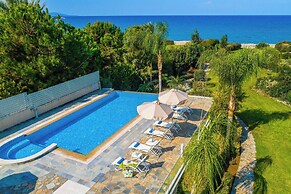 Harmonia Beach Villa