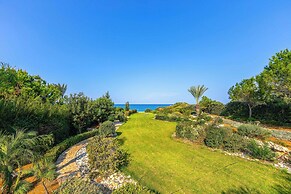 Harmonia Beach Villa