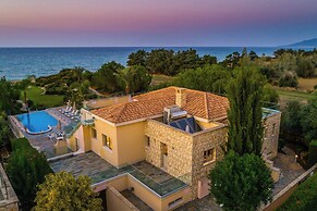 Harmonia Beach Villa