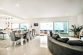 Villa Aventura