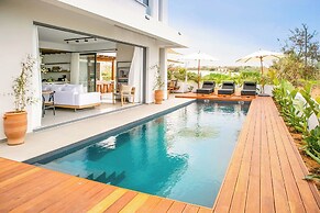 Lora Pearl Luxury Villa