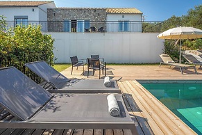Villa Apanemia Mare