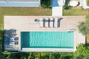 Villa Apanemia Mare