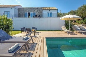 Villa Apanemia Mare