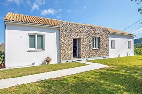 Villa Apanemia Mare