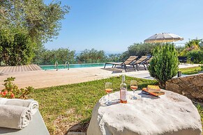 Villa Apanemia Mare