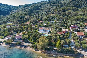 Villa Apanemia Mare