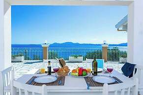 Villa Angela Nissaki