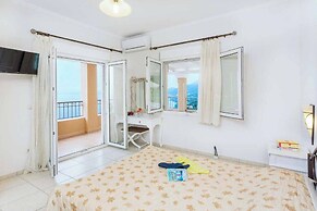 Villa Angela Nissaki