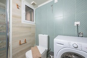 Quiet Embassy Suite by Cloudkeys