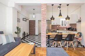 Quiet Embassy Suite by Cloudkeys