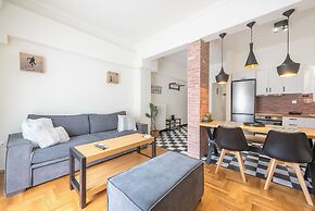 Quiet Embassy Suite by Cloudkeys