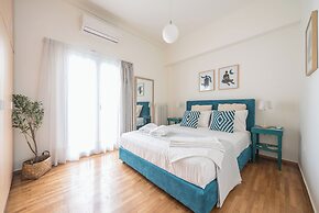 Quiet Embassy Suite by Cloudkeys