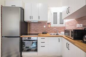 Quiet Embassy Suite by Cloudkeys