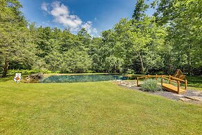 Pennsylvania Cabin Hideaway: Fire Pit & Deck!