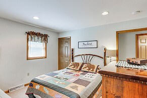 Pennsylvania Cabin Hideaway: Hot Tub & Deck!