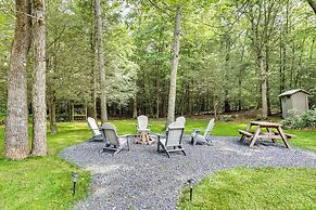 Pennsylvania Cabin Hideaway: Hot Tub & Deck!