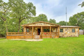 Deck & Fire Pit: Unique Pottsboro Haven