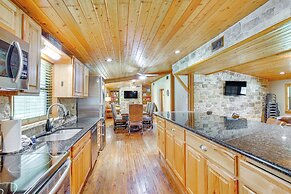 Deck & Fire Pit: Unique Pottsboro Haven