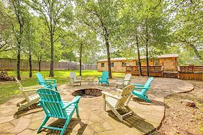 Deck & Fire Pit: Unique Pottsboro Haven