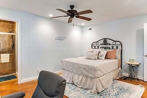 Riverfront Cottage Near Rock Island State Park