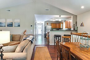 Riverfront Cottage Near Rock Island State Park