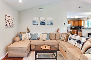 Riverfront Cottage Near Rock Island State Park