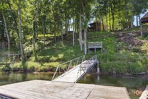 Riverfront Cottage Near Rock Island State Park