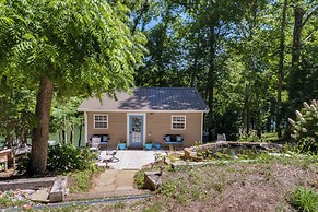 Riverfront Cottage Near Rock Island State Park
