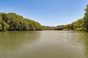 Riverfront Cottage Near Rock Island State Park