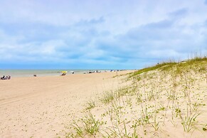 Oceanfront Carolina Beach Condo, Steps to Shore!