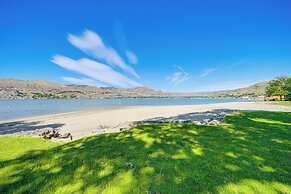 Chelan Home: Views, Pool, Hot Tub, & Beach Access
