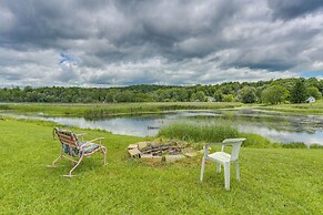Honesdale Cabin on 110-acre Farm: Pets Welcome!