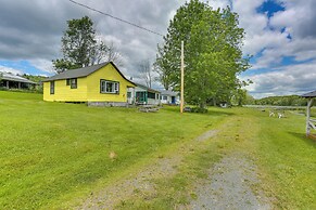 Honesdale Cabin on 110-acre Farm: Pets Welcome!