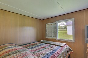 Honesdale Cabin on 110-acre Farm: Pets Welcome!