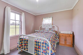 Historic Honesdale Cabin on Farm & Animal Rescue!