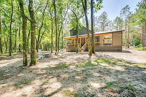 Riverfront Broken Bow Cabin w/ Private Hot Tub!
