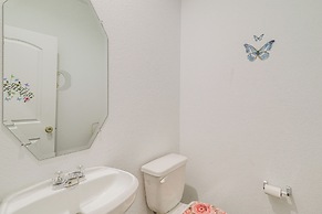 Welcoming Home ~ 16 Mi to Downtown Houston!