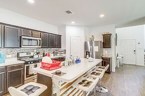 Welcoming Home ~ 16 Mi to Downtown Houston!