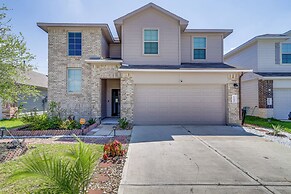 Welcoming Home ~ 16 Mi to Downtown Houston!