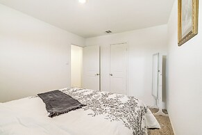 Welcoming Home ~ 16 Mi to Downtown Houston!