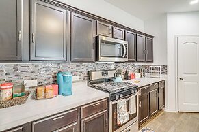 Welcoming Home ~ 16 Mi to Downtown Houston!