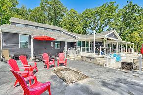 Grill, Boat Slip, & Game Room: Calm Cove Apt!