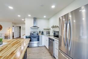 Grill, Boat Slip, & Game Room: Calm Cove Apt!