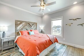 1 Mi to Beach Access: Coastal Port Aransas Home