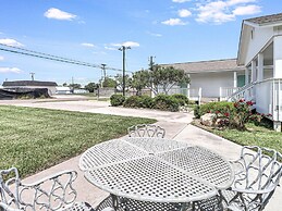 Coast Oaks Cottage 7 1 Bedroom Cottage by RedAwning