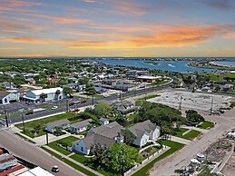 Coast Oaks Cottage 8 2 Bedroom Cottage by RedAwning