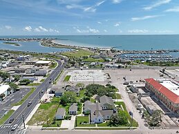 Coast Oaks Cottage 8 2 Bedroom Cottage by RedAwning